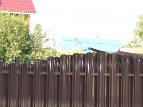 Забор из евроштакетника на ленточном фундаменте 10 метров фото в Дзержинске